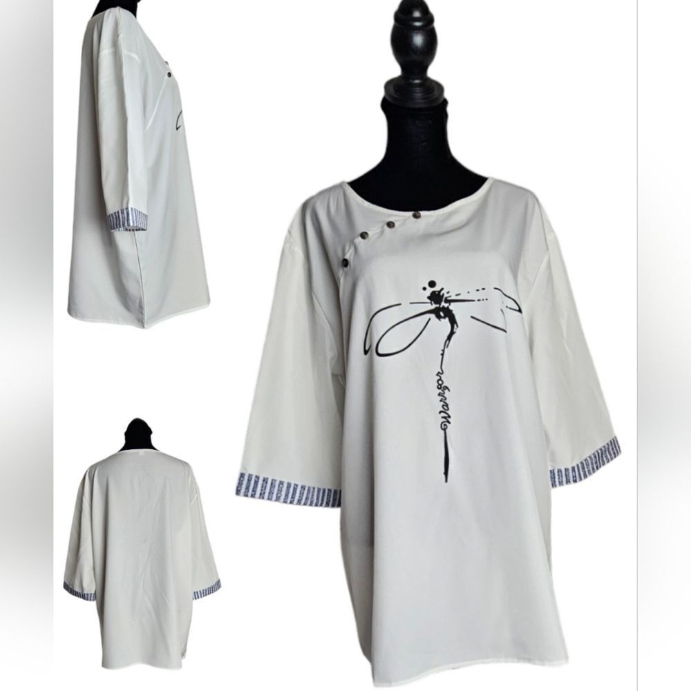 Boutique Dragonfly Crew Neck Top